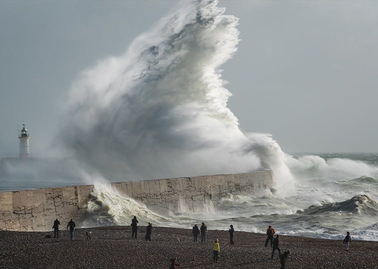 How to Drive Safely in Strong Wind image